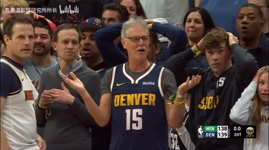 導火索？回顧此前掘金對陣森林狼，威少送出三分犯規(guī)后的眾生相！