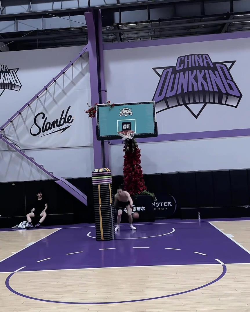 兄弟，這個摸高如何？