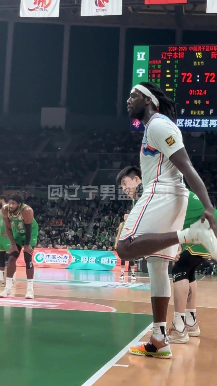 哈雷爾狂噴奧利弗：我會在澳洲干你小子！裁判吹T送他離場